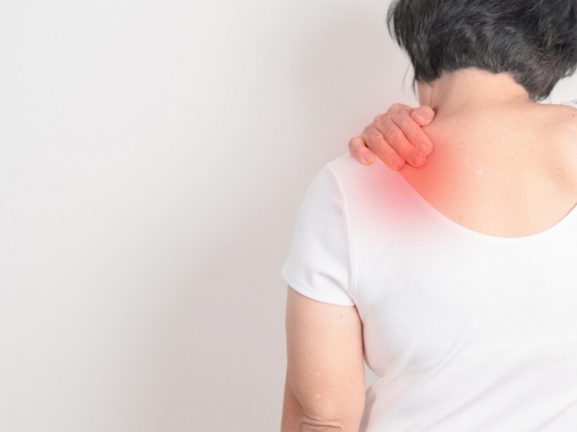 全身卡卡原來是筋膜在求救！醫曝飲食是「亂剪的剪刀」：瘋狂分解你的膠原蛋白